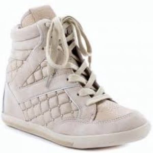 VINCE CAMUTO FOLLIE HIGH TOP WEDGE SNEAKER 7.5